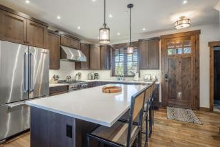 Suncadia 4 Bdrm Home with Private Hot Tub, Game room, Park view - Cle Elum - 6