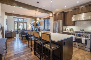 Suncadia 4 Bdrm Home with Private Hot Tub, Game room, Park view - Cle Elum - 3