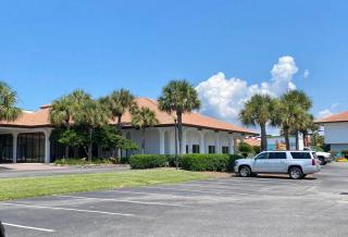 Quiet-Relaxing-Modern-Sleeps 8 Walk to the Beach! - Panama City Beach - 9