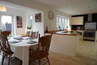 8 double beds in a 5 bedroom house, pets welcome - Epworth - 0
