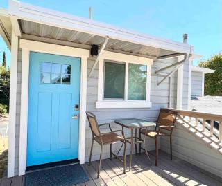 Charming 1BR Guesthouse w Modern Comforts - Concord - 9