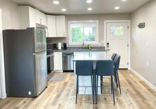 Charming 1BR Guesthouse w Modern Comforts - Concord - 7