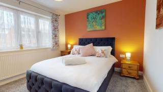 8 double beds in a 5 bedroom house, pets welcome - Epworth - 9