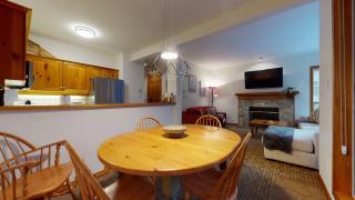 Ski In and Ski Out 2BR Condo with Hot Tub by Harmony Whistler Vacations - 2