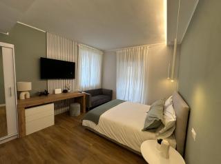 The Captain's Apartments SIROCCO - CITY CENTER Leonardo Academy - Sesto Calende - 8