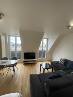 Paris 5e arr Place Saint Michel - 0