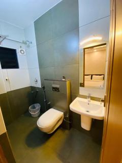 HOTEL NUJOOM Rooms & Apartments - Ernakulam - 5