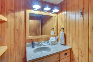 Waterfront Crofton Cabin - Boat Dock and Fire Pit! - - 1