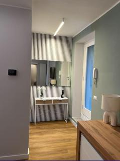 The Captain's Apartments ZEPHYR- CITY CENTER Leonardo Academy - Sesto Calende - 2