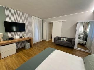 The Captain's Apartments ZEPHYR- CITY CENTER Leonardo Academy - Sesto Calende - 4