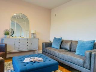 Large villa sleeping 8 under 5 minute walk to beach - 4