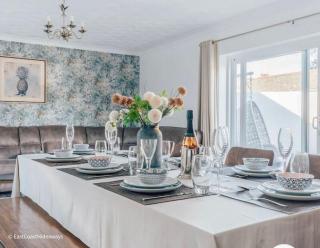 Large villa sleeping 8 under 5 minute walk to beach - 6