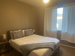 Cozy Condo in Gated Community with Pool by PHX Airport, Tempe, and Old Town - 4