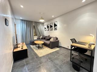 Appartement Lumineux Bien Equipé Derrière Hotel Idou Anfa Pas de vis-à-vis - Casablanca - 9