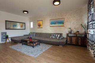 Seaside apartments with a swimming pool Businci, Ciovo - 21999 - Trogir - 1