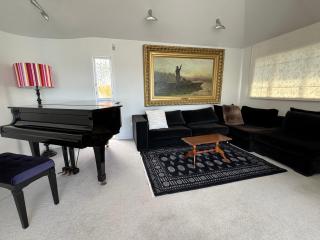 Super large seaview house - 8