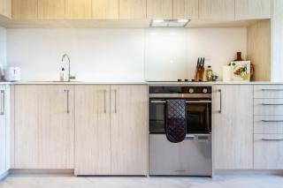 Downtown Delight: Studio at 8 Wilmer with Backyard - 3