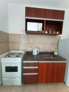 Departamento confortable con muy buena ubicacion y cochera para 4 personas - 6