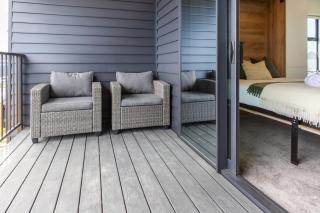 Upper Studio Perfection: 8 Wilmer St. Gem - 8