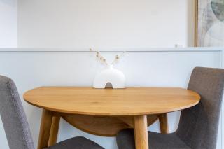 Upper Studio Perfection: 8 Wilmer St. Gem - Christchurch - 5