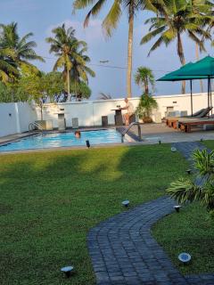Darshana Beach Hotel - 3