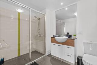 City Centre! 1Bed/1Bath/Study/1Car/Balcony ~ CBD - Brisbane - 4