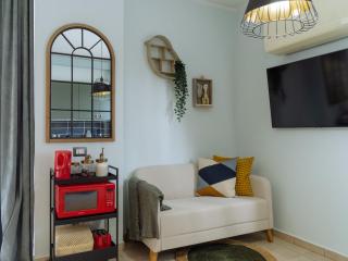 Quiet studio with terrace view - 1