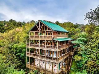 Pets OK! Hot Tub, Wi-Fi, Game Room - 0