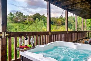 Pets OK! Hot Tub, Wi-Fi, Game Room - 9