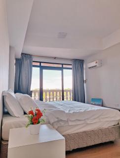 Cozzzy hut Riverbank Suites Kuching with spectacular River view - Kuching - 9