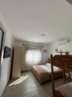 Davide's guesthouse - Vlorë - 9