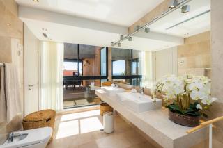 Tolles, neu möbliertes Penhouse mit großem Pool - 8