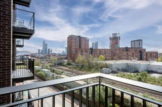 Central Luxurious Two Bedroom Apartment - Manchester - 6