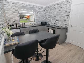 48 Gower Holiday Village - Swansea - 4