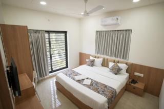 Maruti Grand Hotel - Rajkot - 0
