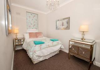 Sandpiper - Cosy Apartment in The Heart of The Old Town - Scarborough - 4