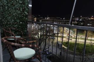 Modern & Cozy Apartment - 4