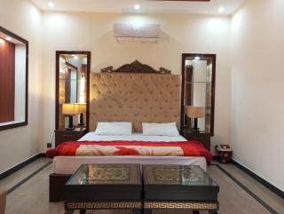 Khayaban-e-Amin Luxurious Apartments - 0