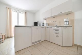 Near Zadar city center apartment with free parking and air condition in each room - Zadar - 7