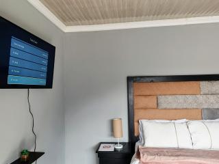 Sem's Guest Cottage - 9