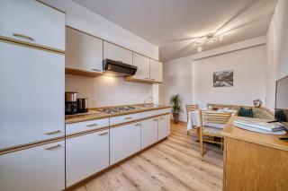 Rosalie Apartments - 9
