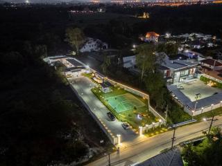 豪华独栋别墅6卧8卫带ktv和泳池 - 0