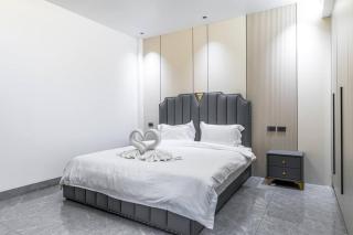 豪华独栋别墅6卧8卫带ktv和泳池 - 1