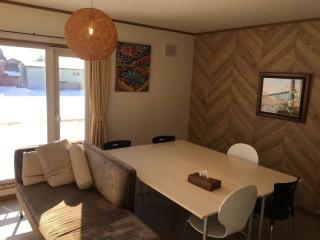 千歳空港まで30分/Casa Cotaro（カーサ・コタロ）/最大8名まで宿泊可能/近隣飲食店多数有 - 0