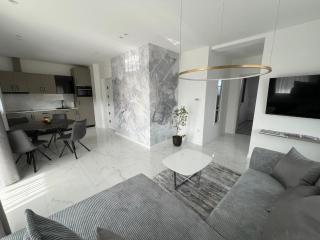 ASTRA LUX Apartments - 8