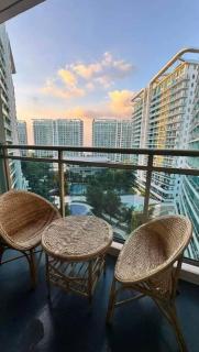 1BR Beach Club Pool View Suite at Azure-Maui - Manila - 0