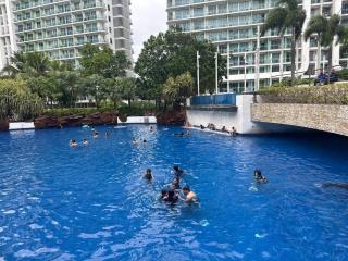 1BR Beach Club Pool View Suite at Azure-Maui - Manila - 4