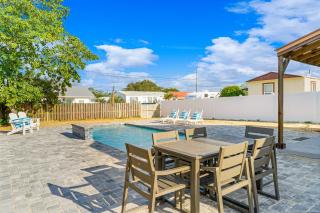 Sunshine House! 3BR 2BA Sleeps 9! Your perfect retreat for comfort and style - Panama City - 4