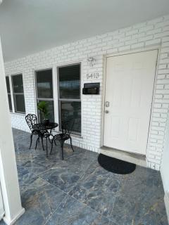 Cozy 2BR Home Near the Beach in Ft. Lauderdale. - Fort Lauderdale - 1