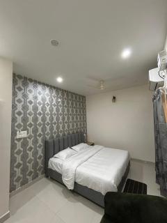Sapphire Stayss - 8